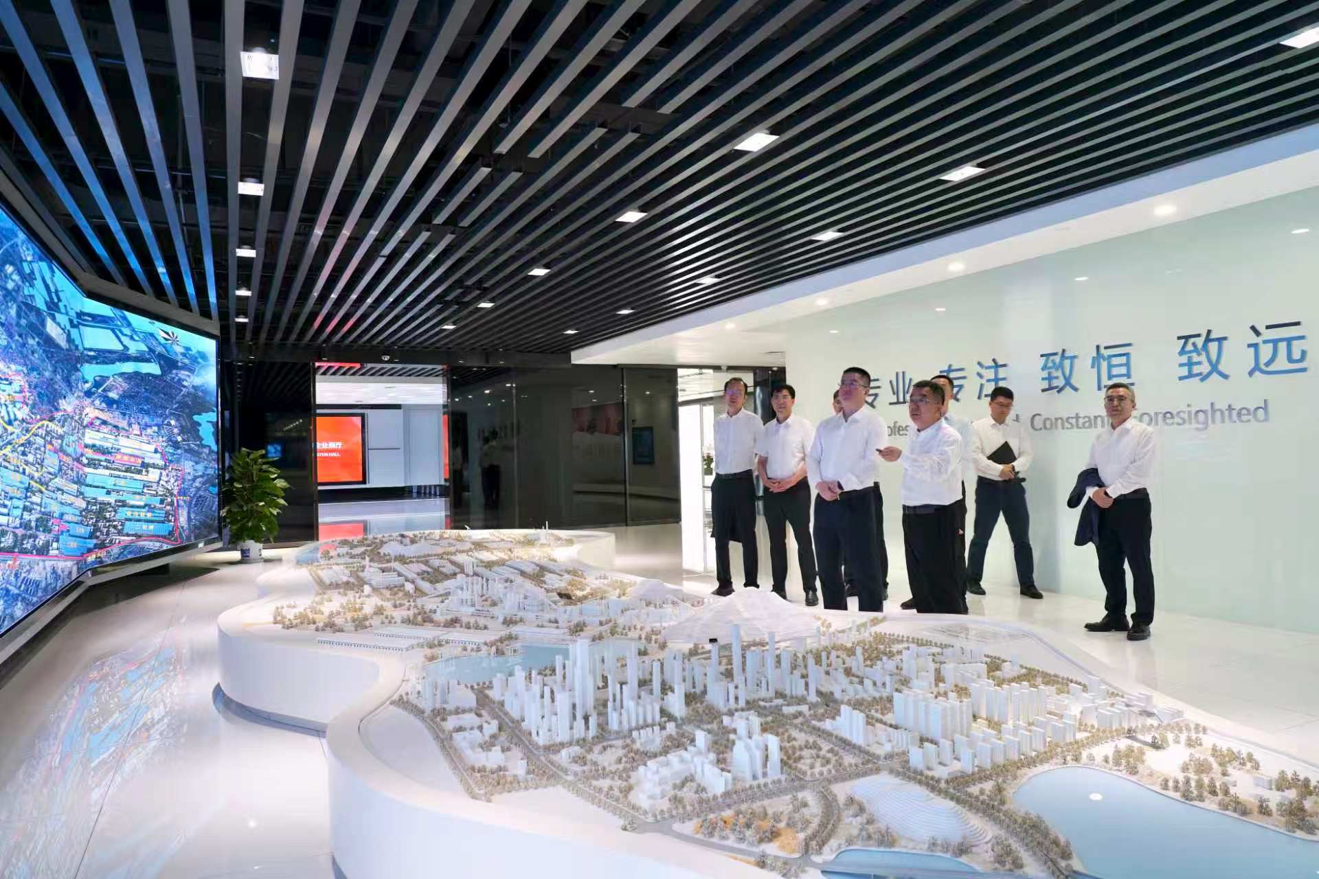 李仲泽参观bifa·必发南方企业展厅